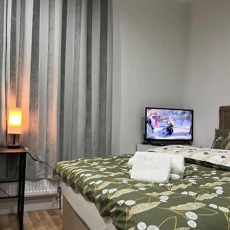 Jj Serviced Apartment - Close To Tube Station & Near Central London & Wembley Northolt  Luaran gambar